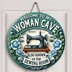 Custom Sewing Theme Door Plate - Personalized Name and Title Sewing Machine Pattern Round Wooden Sign - Gift for Family,Friend,Tailors,Sewing Enthusiasts - OLESA
