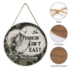 Customized Camping Themed Wooden Signage - Personalized Text Fishing Pattern Camouflage Style Round Wooden Door Plaque - A Gift For Family,Friend,Camping Enthusiasts,Angler - OLESA