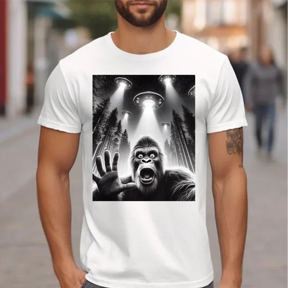 Terrified Orangutan and UFO Selfie Fun Costume - A Gift For Friend,Family,Colleagues,Fellow Student,Roommates - OLESA